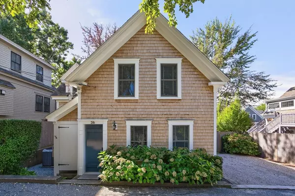 26 Cottage St, Provincetown, MA 02657