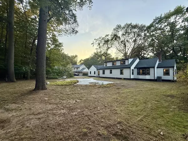 Longmeadow, MA 01106,19 Normandy Rd
