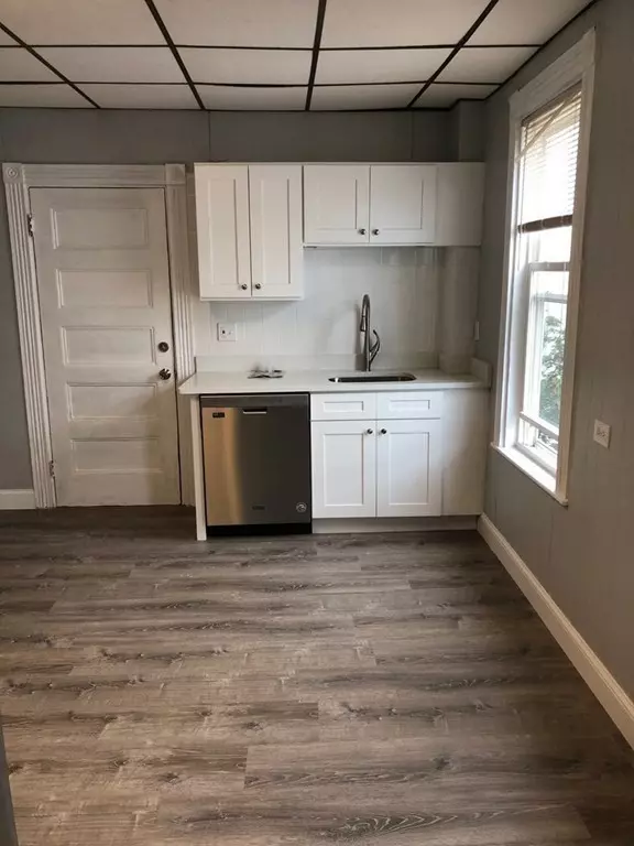 Chelsea, MA 02150,33 Orange St #3