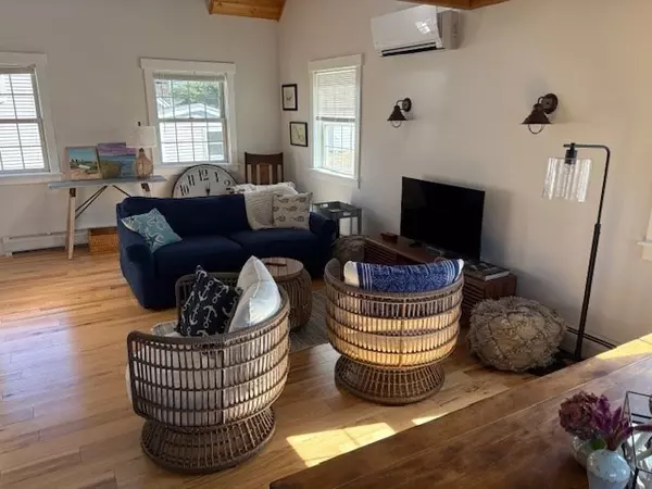 Newburyport, MA 01950,8 58th St #1