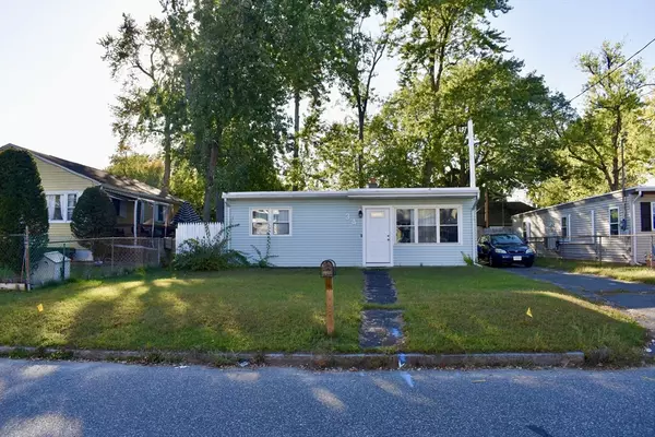 34 Wallace St, Springfield, MA 01119