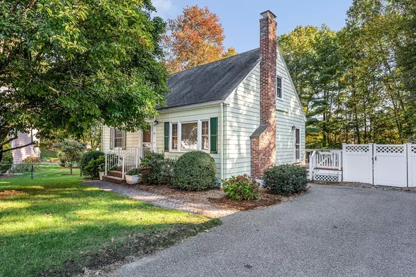 43 Hiawatha Rd, Woburn, MA 01801