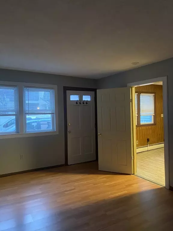 Waltham, MA 02453,624 Moody St #3