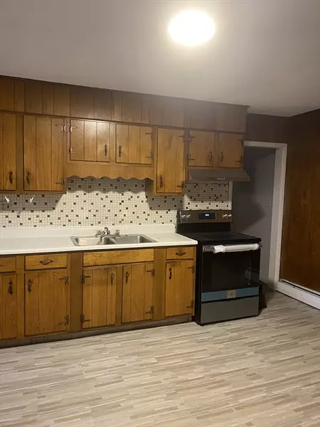 624 Moody St #3, Waltham, MA 02453