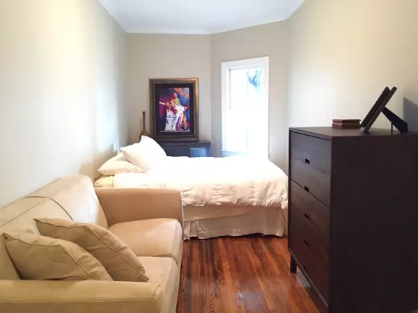 Boston, MA 02116,185 Beacon Street #4F