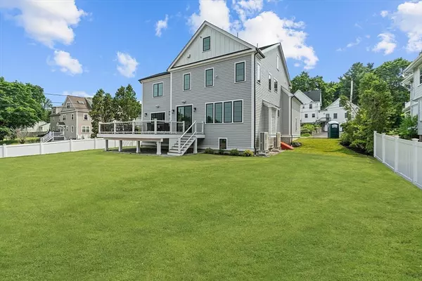 Needham, MA 02494,7 Avery Street