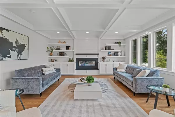 Needham, MA 02494,7 Avery Street