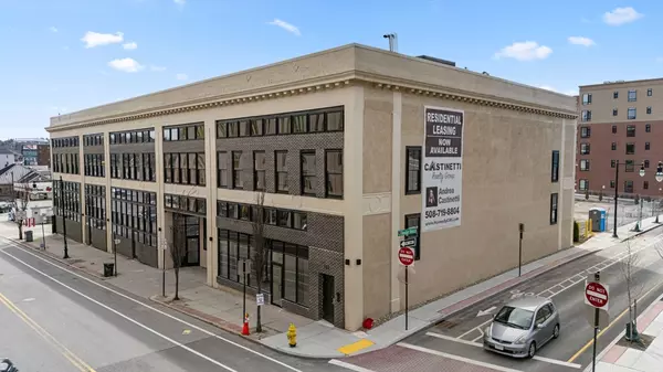 153 Green St #205, Worcester, MA 01604