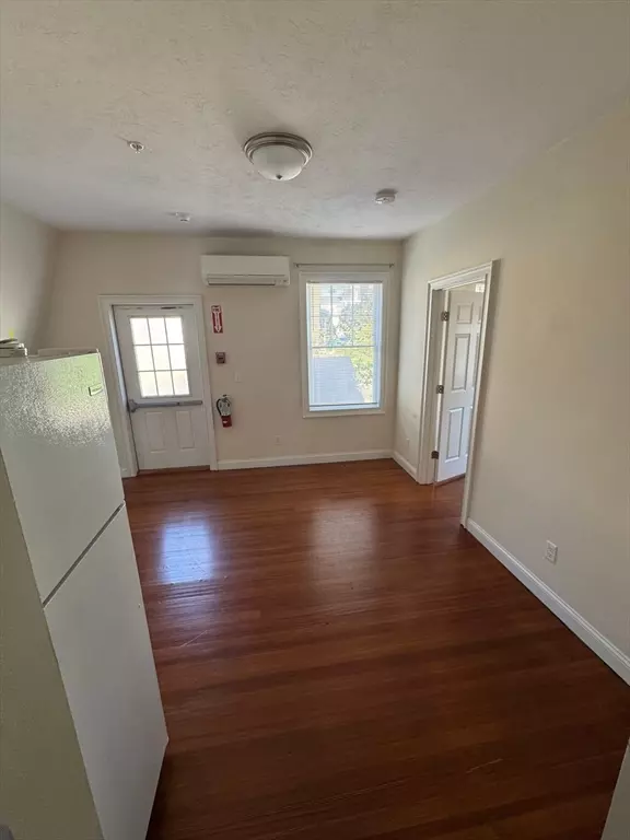 Methuen, MA 01844,293 Broadway #2R