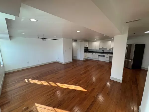 Methuen, MA 01844,2 Charles Street #202
