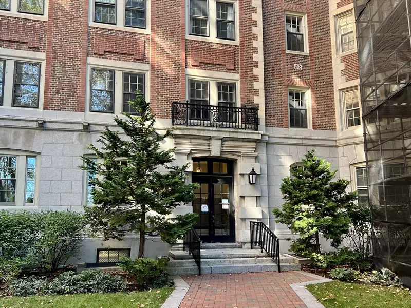 983 Memorial Drive #502, Cambridge, MA 02138