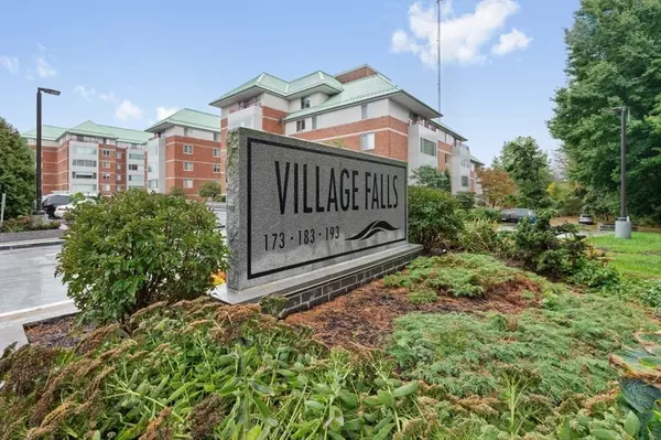 Newton, MA 02464,183 Oak Street #307