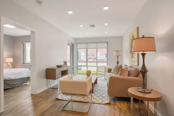 Cambridge, MA 02139,10 Essex #501