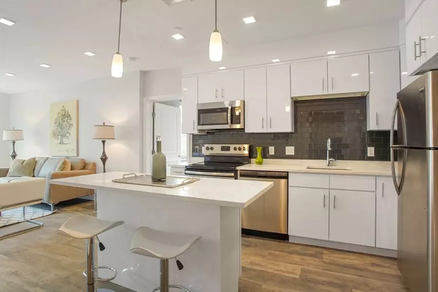 10 Essex #402, Cambridge, MA 02139