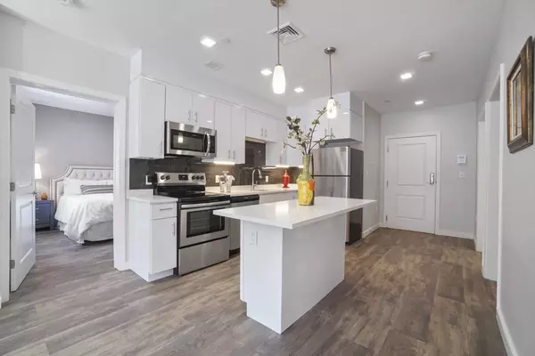 Cambridge, MA 02139,10 Essex #402