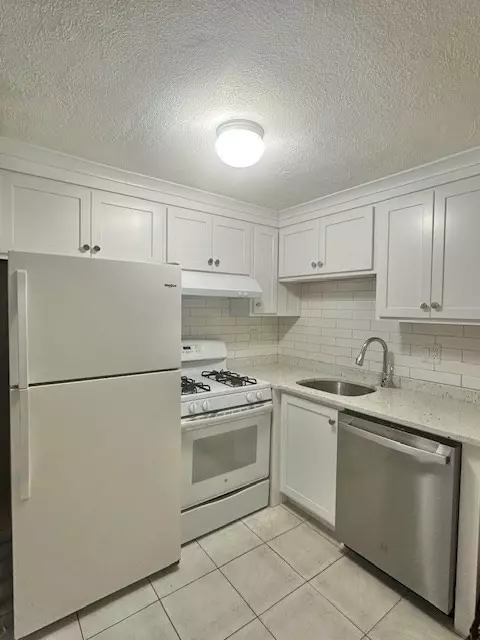 Quincy, MA 02169,362 Centre Street #1