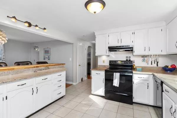 Norfolk, MA 02056,4 Cleveland St