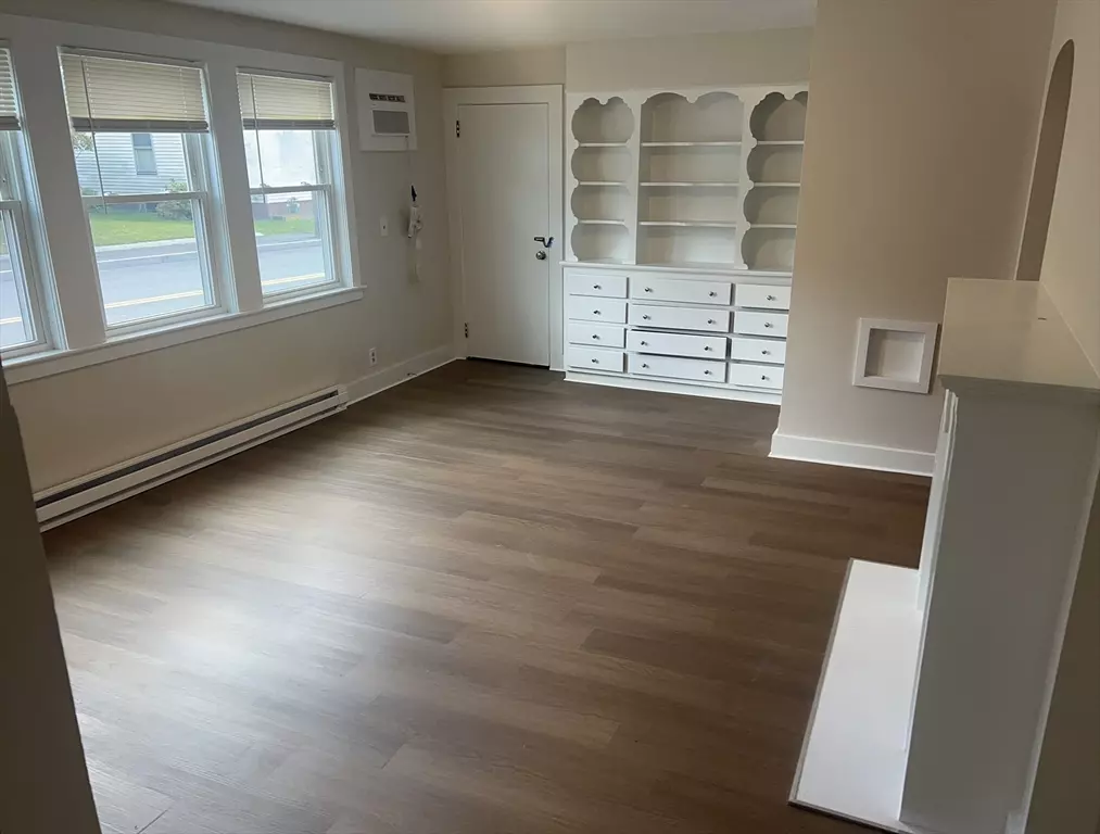 Taunton, MA 02780,566 Bay #1