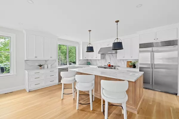 Brookline, MA 02467,15 Glenland