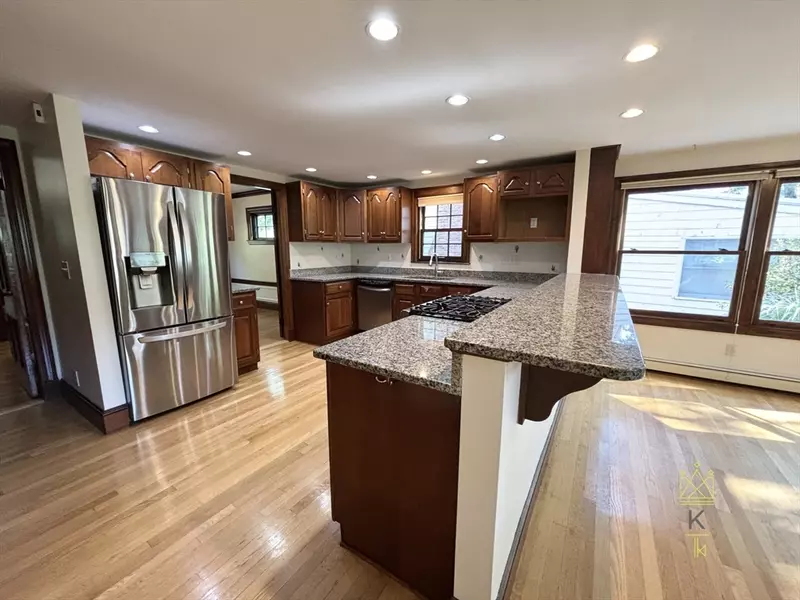 33 Clearwater Rd #33, Brookline, MA 02467