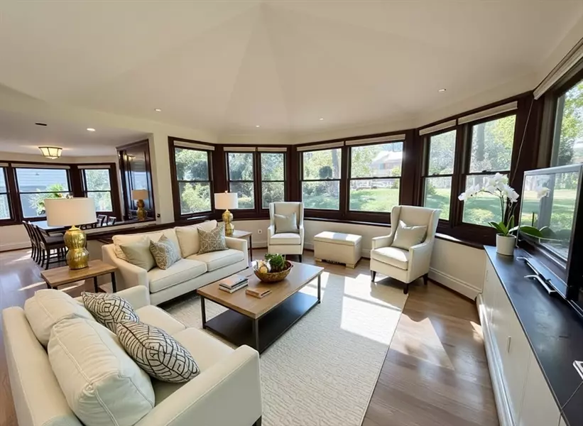 33 Clearwater Rd #33, Brookline, MA 02467