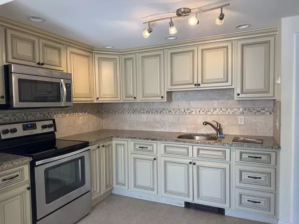 Abington, MA 02351,23 Wales St #1