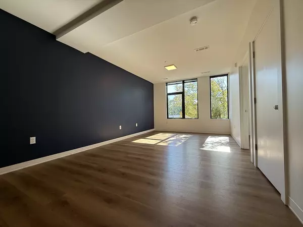 Boston, MA 02134,89 Brighton Ave #220