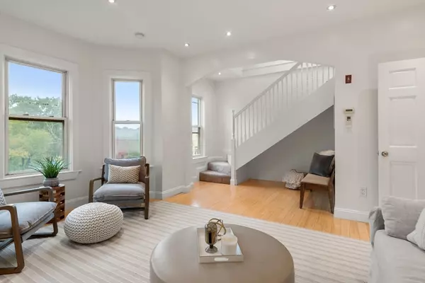 Boston, MA 02130,178 Hyde Park Ave #3