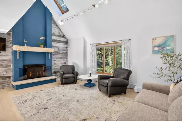 Falmouth, MA 02556,121 Streeter Hill Rd