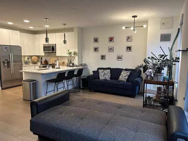 Boston, MA 02128,45 Lewis #420