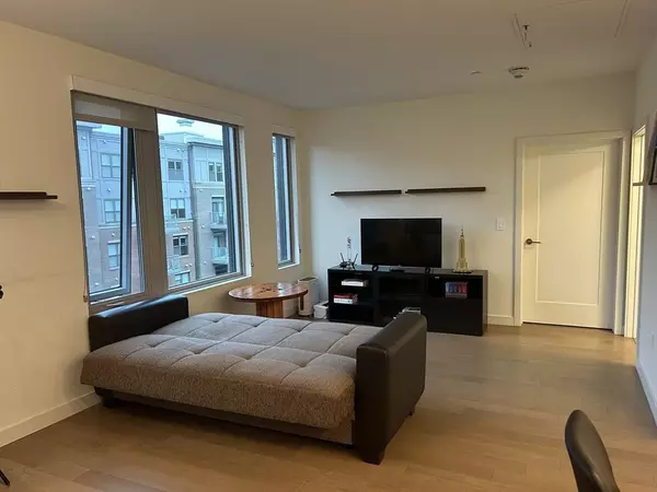 Boston, MA 02128,45 Lewis #420