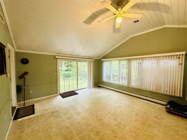 Townsend, MA 01469,64 Maplewood Drive