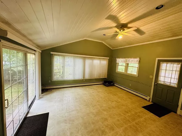 Townsend, MA 01469,64 Maplewood Drive