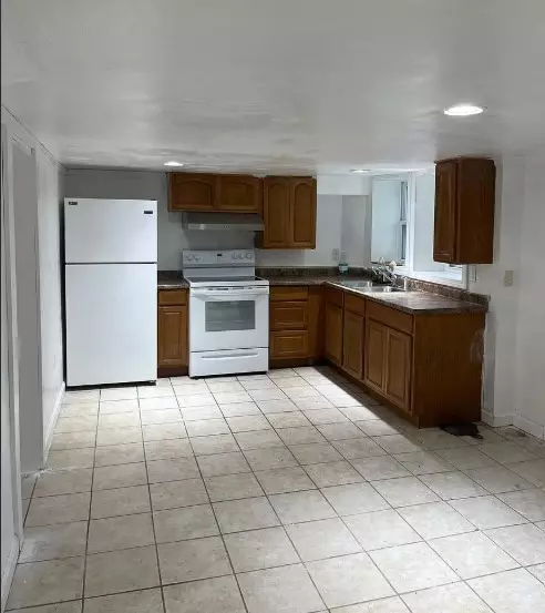 Norton, MA 02766,126 Mansfield Ave #1