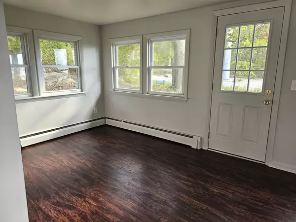 Tiverton, RI 02878,15 Rocky Ave