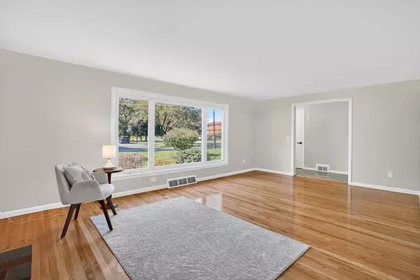 Longmeadow, MA 01106,7 Viscount Rd