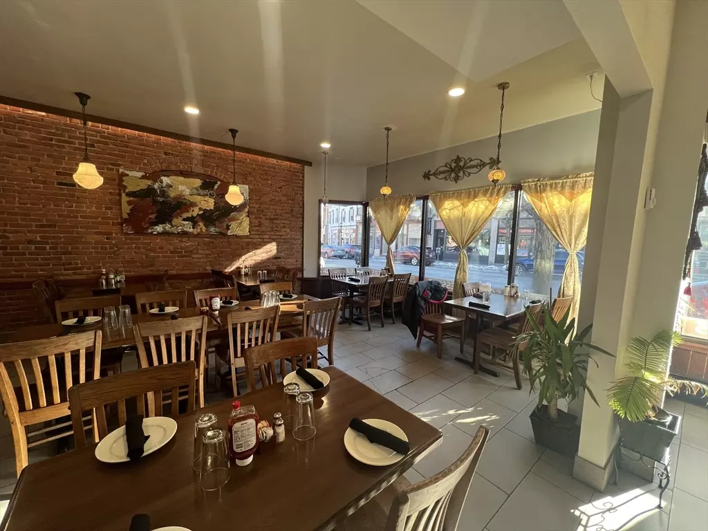 Brookline, MA 02445,123 Main St