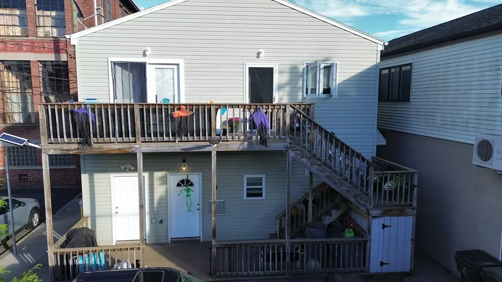 Fall River, MA 02720,81 N Court St