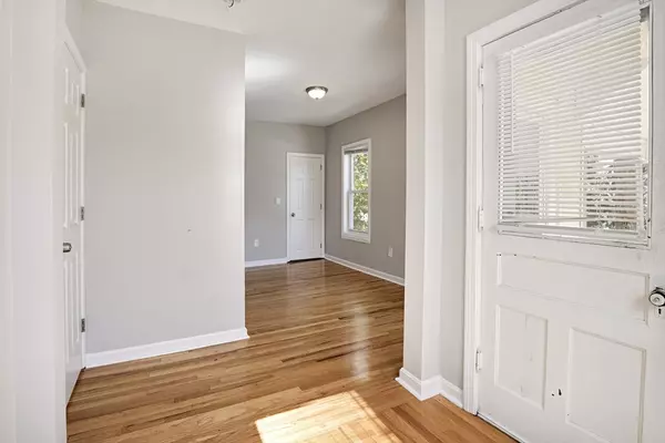 34 Kellogg St #2, Westfield, MA 01085