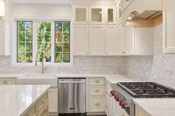 Scituate, MA 02066,131 Maple St