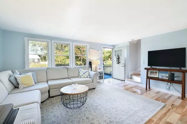 Falmouth, MA 02536,28 Plum Hollow Rd