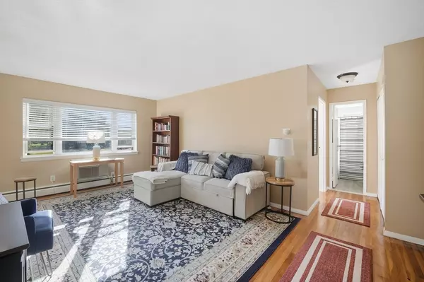 Agawam, MA 01001,124 Regency Park Dr #124