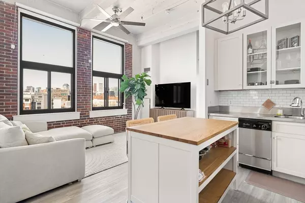 320 W 2nd St #401, Boston, MA 02127