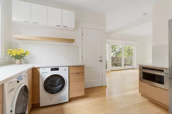 Cambridge, MA 02138,97 Fayerweather St #B
