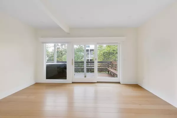 Cambridge, MA 02138,97 Fayerweather St #B