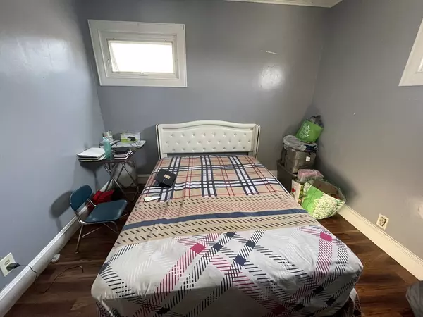 Fall River, MA 02720,847 Locust Street