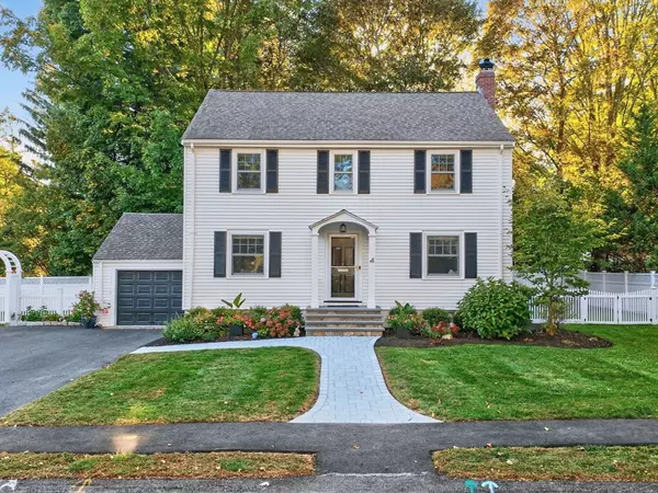 Wellesley, MA 02481,4 Southwick Cir