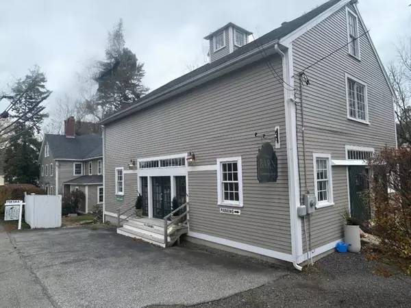 1 Main St, Essex, MA 01929