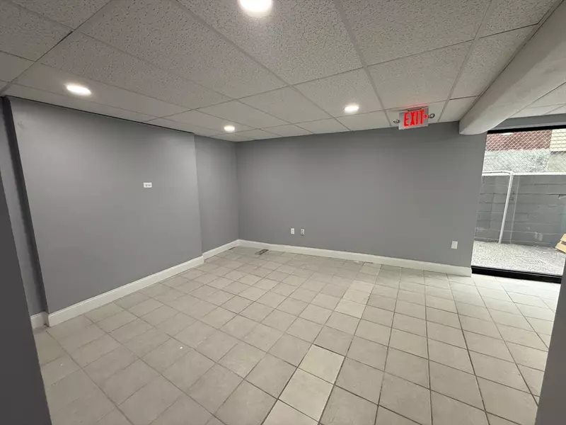 372 Main #B2, Watertown, MA 02472