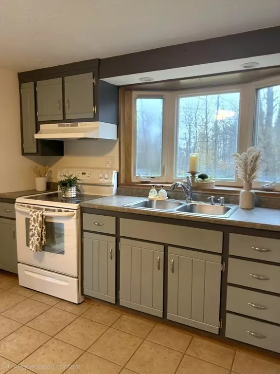 Leicester, MA 01524,19 Laurelwood Ave